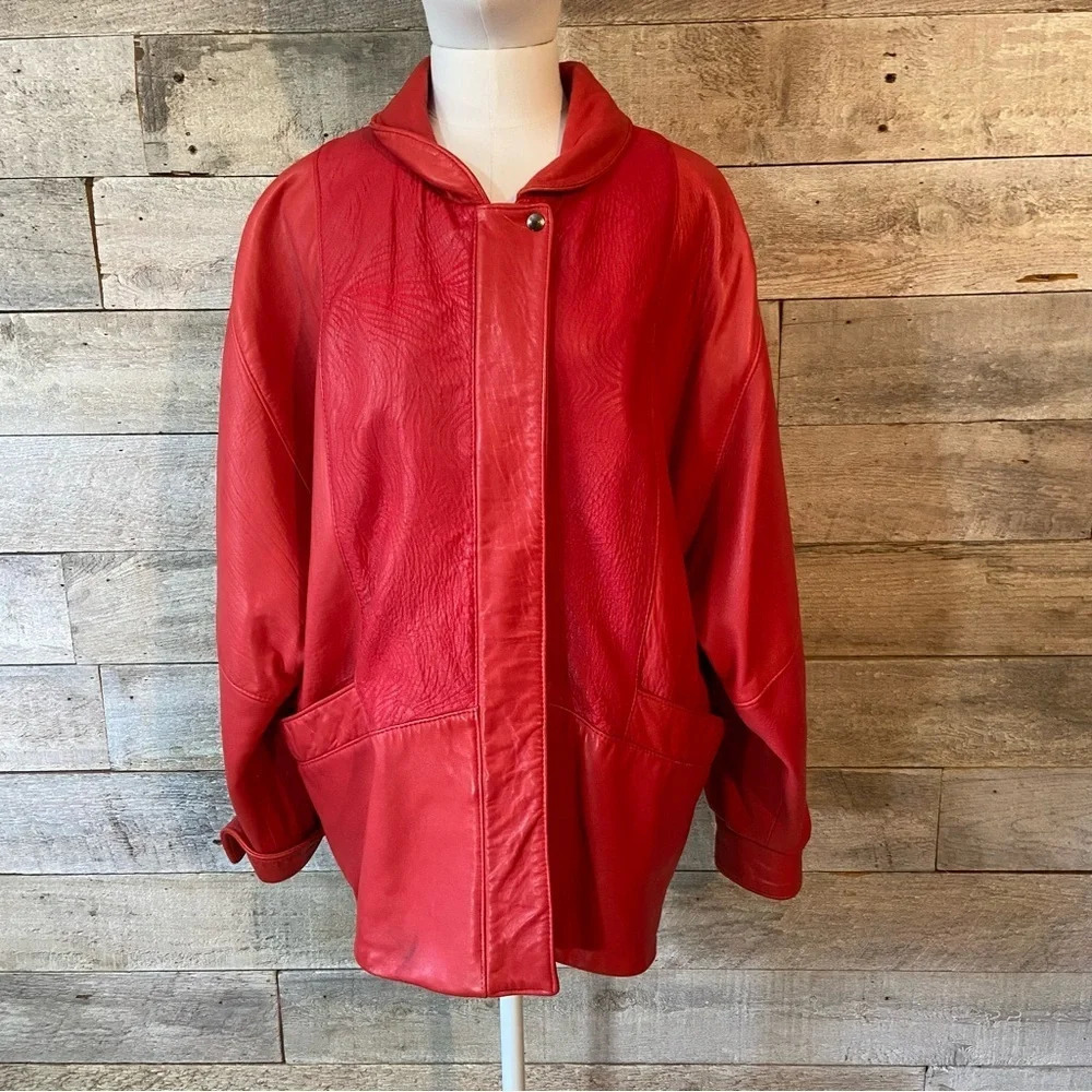 Vintage À Pro-Peaux women’s red leather jacket in size small